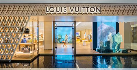 New Louis Vuitton Store in Houston Galleria is a True Texas First 